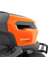 Laden Sie das Bild in den Galerie-Viewer, Husqvarna Rasentraktor TC 220T