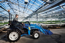 Laden Sie das Bild in den Galerie-Viewer, Solis Kompakttraktor 26 Grundmaschine ohne Bereifung